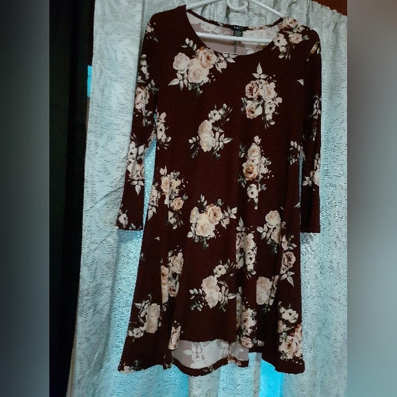 NWT Rue 21 Dress Burgundy Floral Dress - Picture 2 of 4
